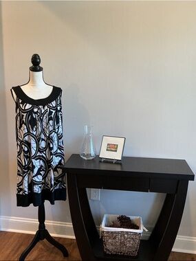 Ronni Nicole Black and White Patterned Sleeveless Dress